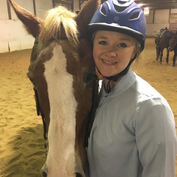 Meet your Poshers, Olivia and Rhiannon - Picture 4 of 4